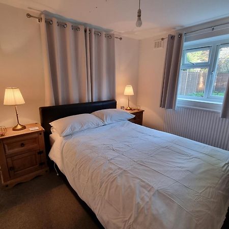 Beautiful Double Room In Acton, West ลอนดอน ภายนอก รูปภาพ